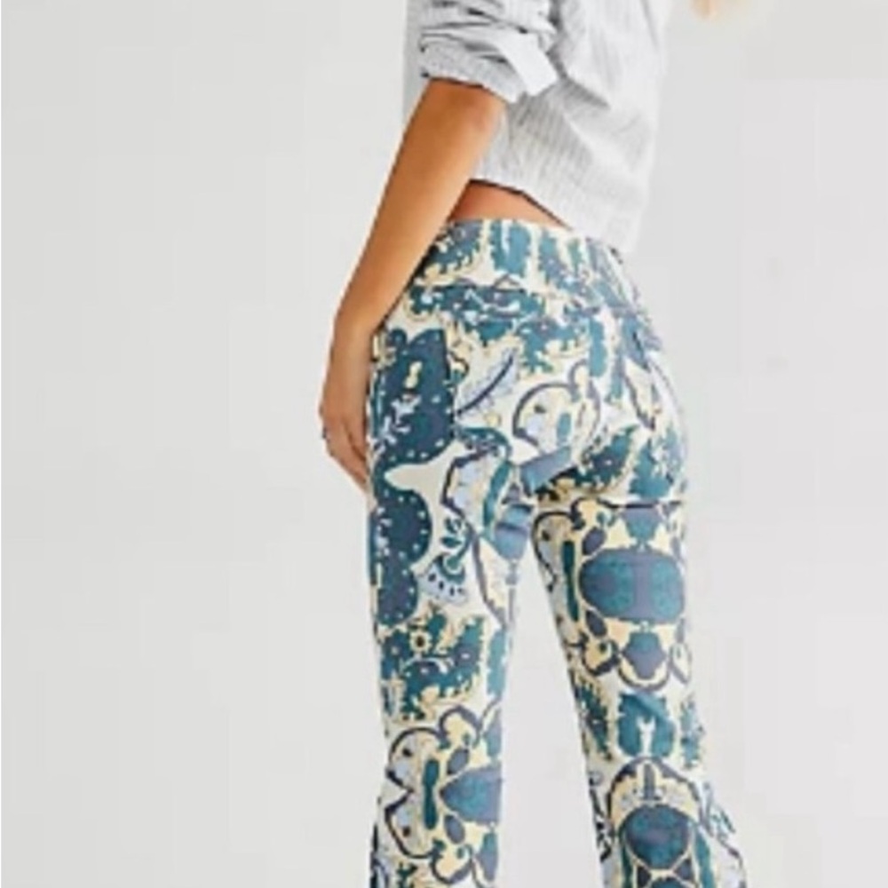 Free People Pull on Penny Blue/Cream Patterned Women's Pants